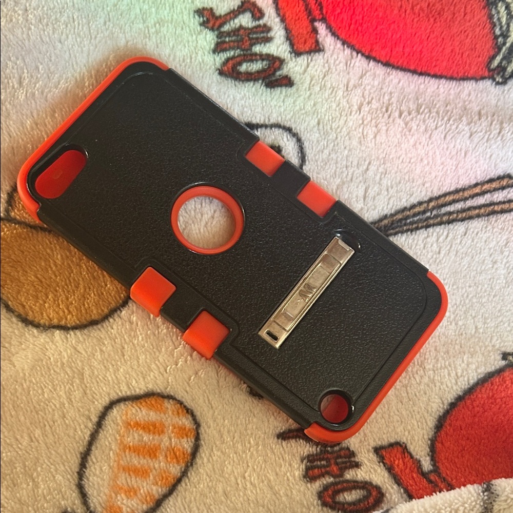 5 for 25$🎄Black and Red IPod Touch 7th gen Case